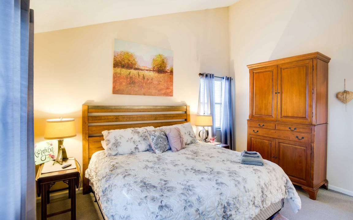 Photo of Bedroom in Saint Simons Island