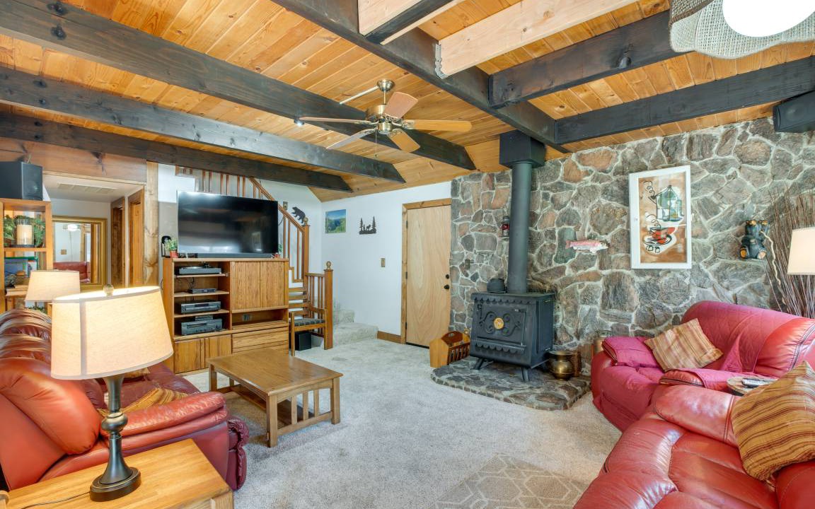 Photo of Livingroom in Christmas Valley