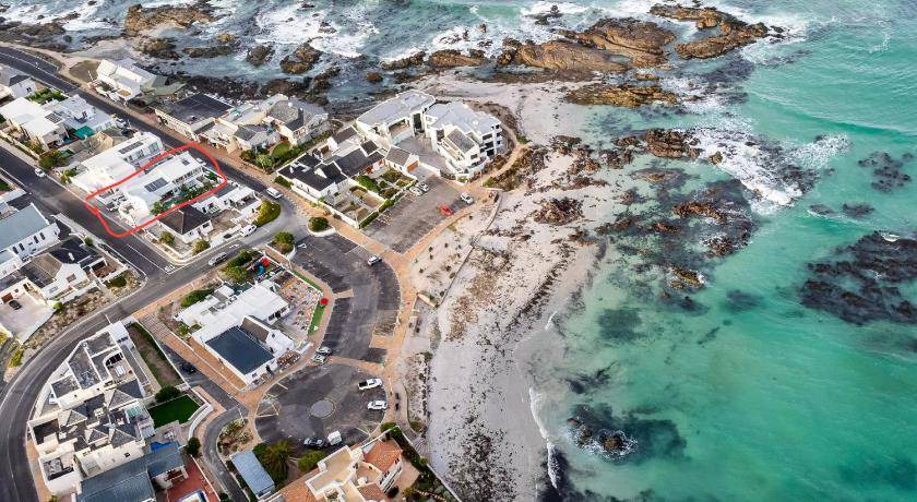 Photo of Others in Bloubergstrand