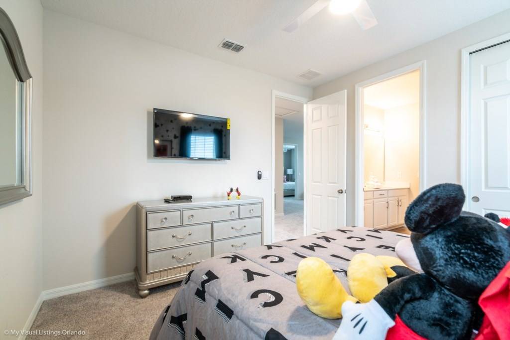 Photo of Bedroom in Bay Lake