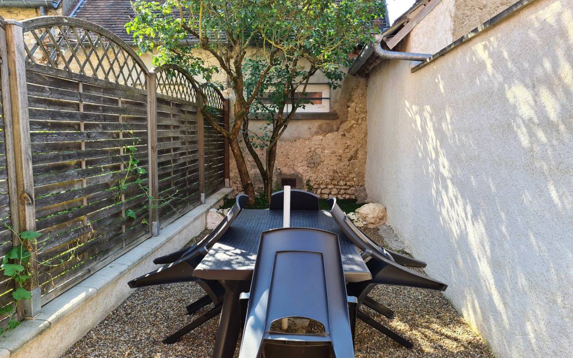 Photo of Patio Balcony in Clery-Saint-Andre