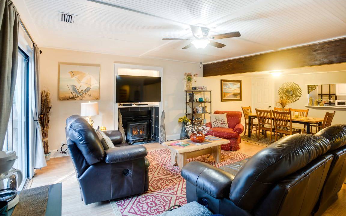 Photo of Livingroom in Saint Simons Island
