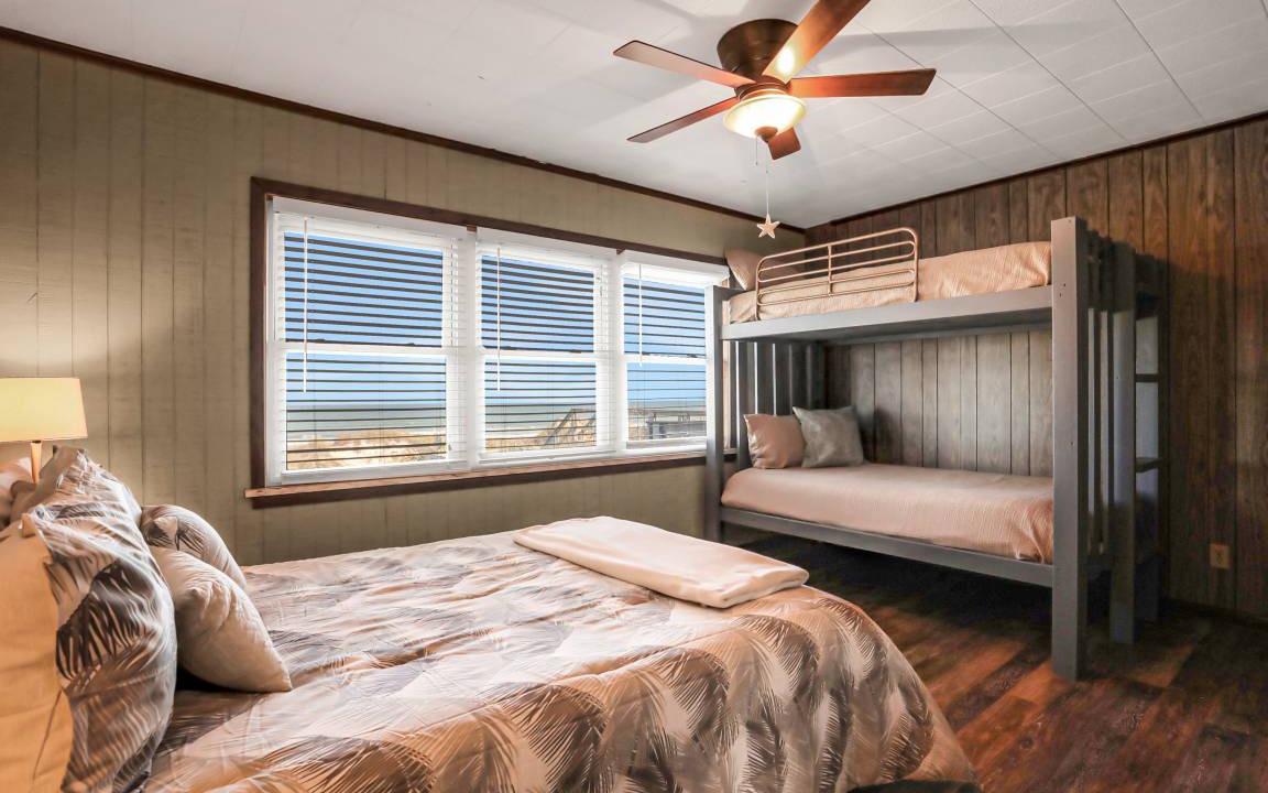Photo of Bedroom in Crescent Beach