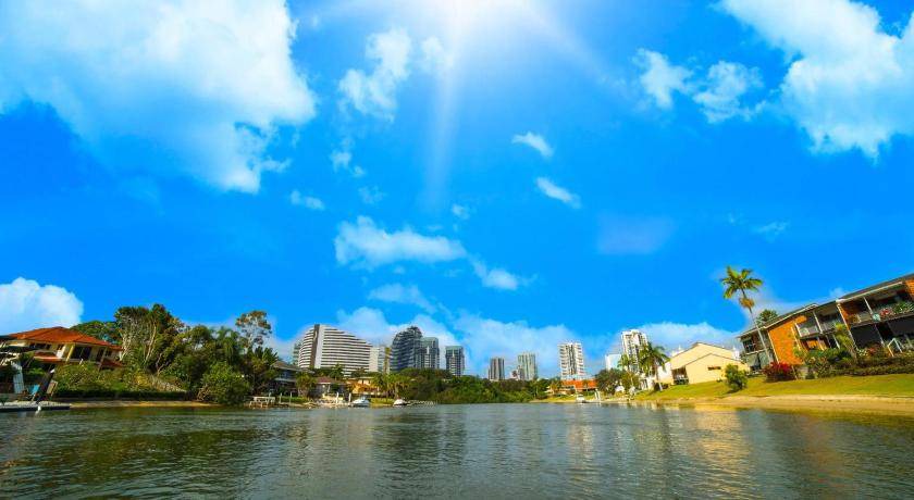 Photo of Others in Broadbeach Waters