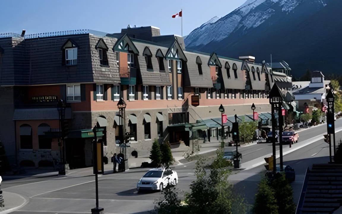 Photo of Others in Banff