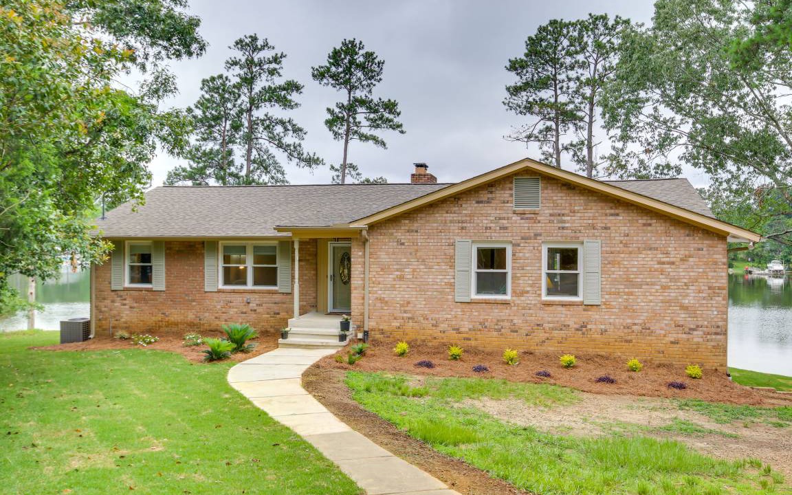 Photo of Buildings in Chapin