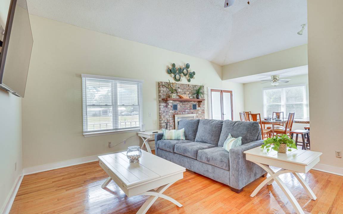 Photo of Livingroom in Mount Pleasant