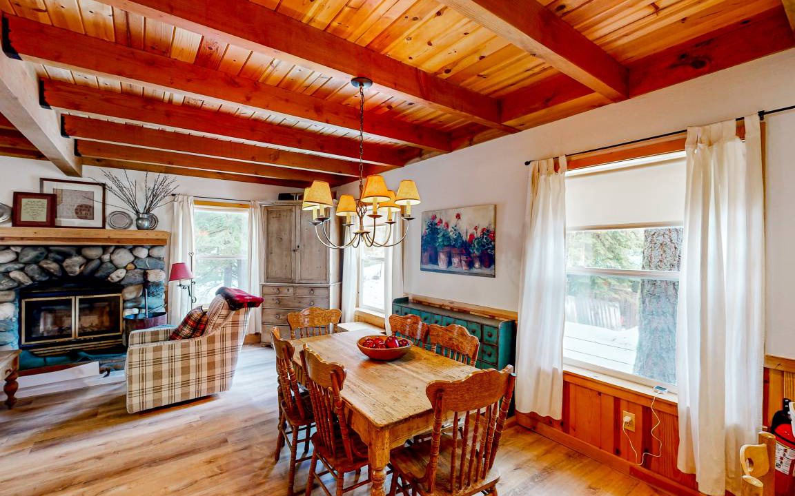 Photo of Livingroom in Tahoe Pines