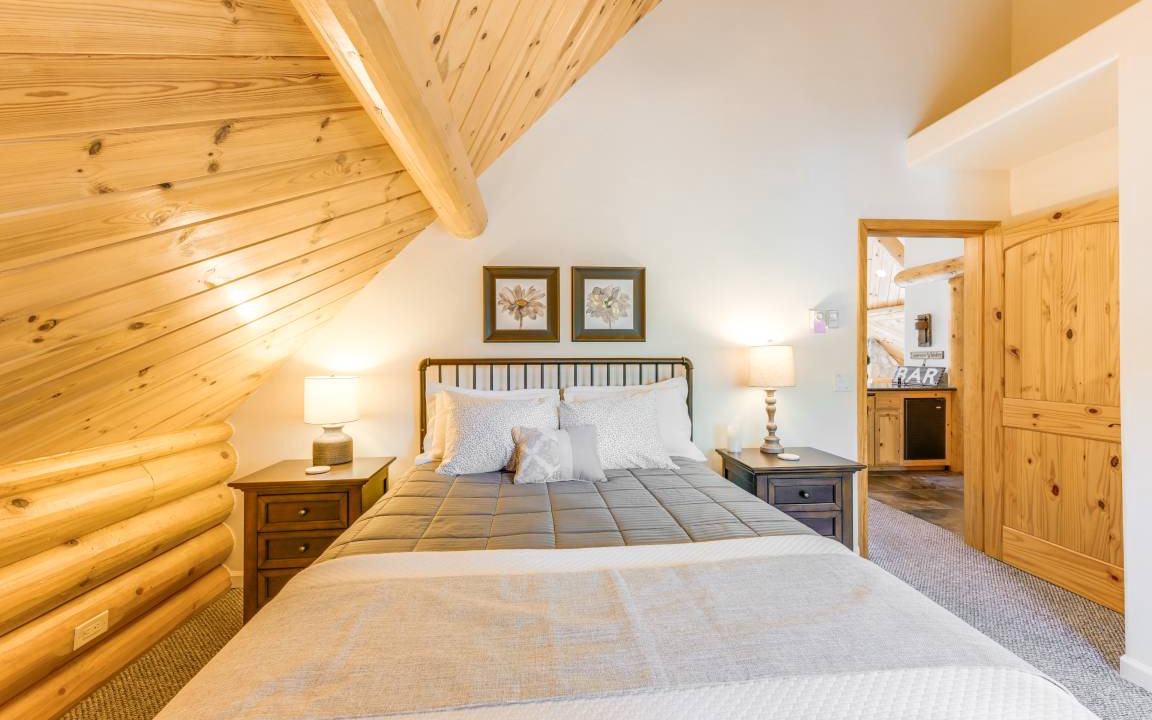 Photo of Bedroom in Shaver Lake