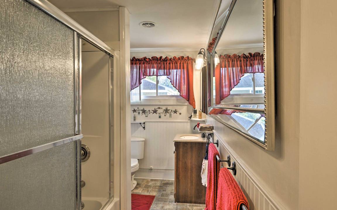 Photo of Bathroom in Homer