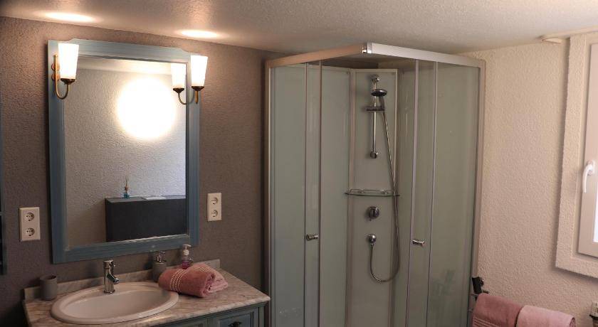 Photo of Bathroom in Steele