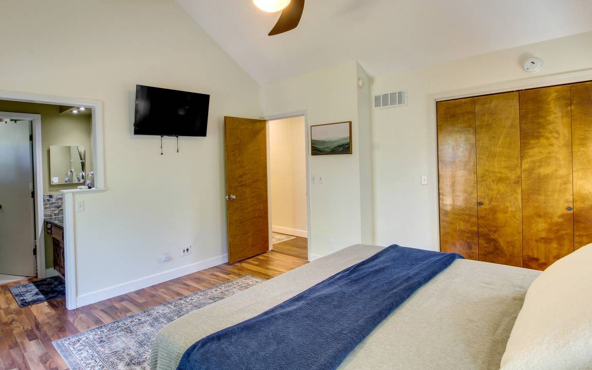 Photo of Bedroom in Overland Park