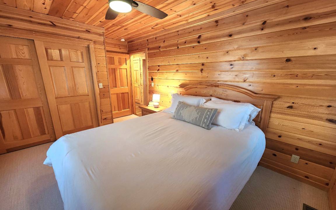 Photo of Bedroom in Harbor Springs