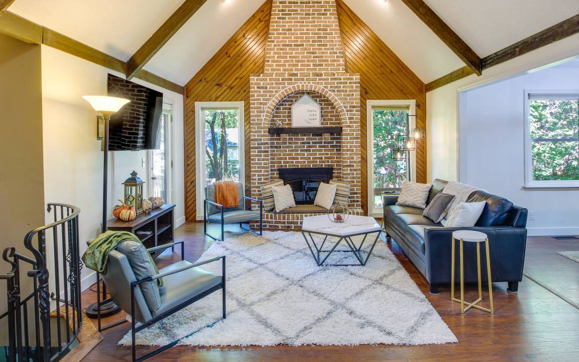 Photo of Livingroom in Overland Park