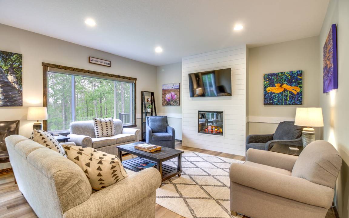 Photo of Livingroom in Lake Shore