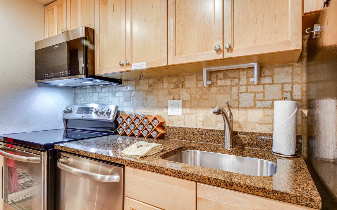 Photo of Kitchen in Peak 9