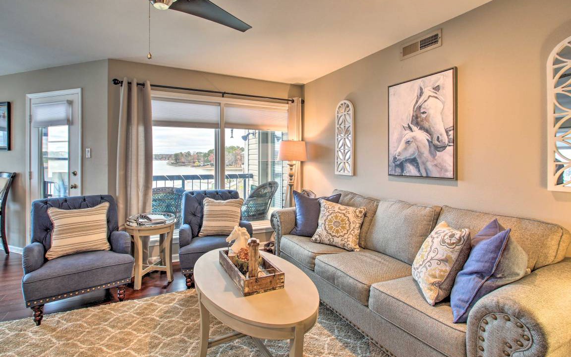 Photo of Livingroom in Lake Hamilton
