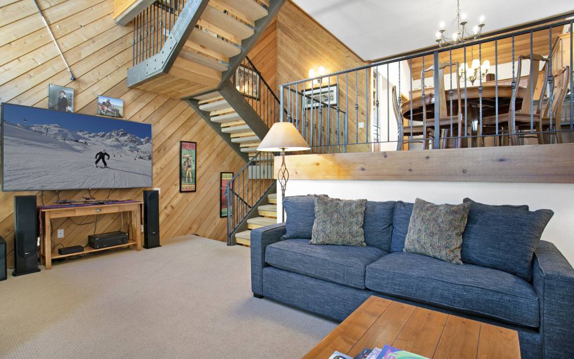Photo of Livingroom in Avon