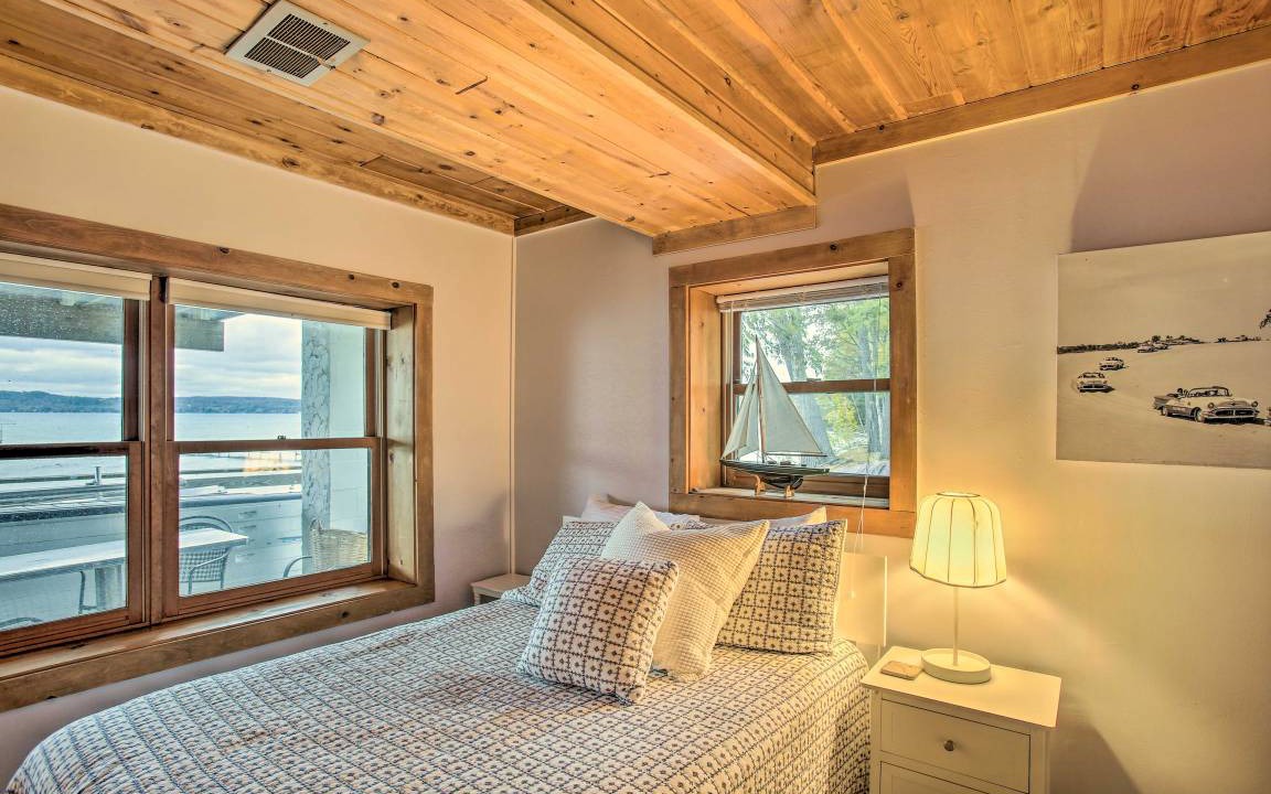 Photo of Bedroom in Glen Arbor
