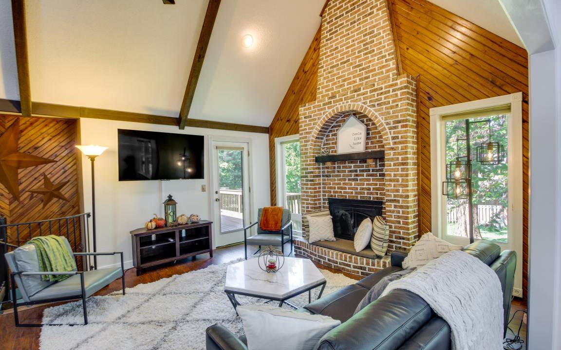 Photo of Livingroom in Overland Park