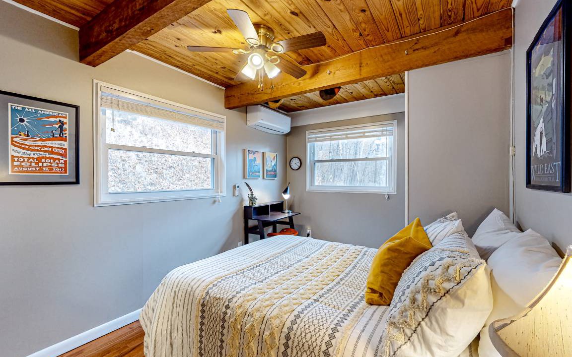 Photo of Bedroom in Bryson City