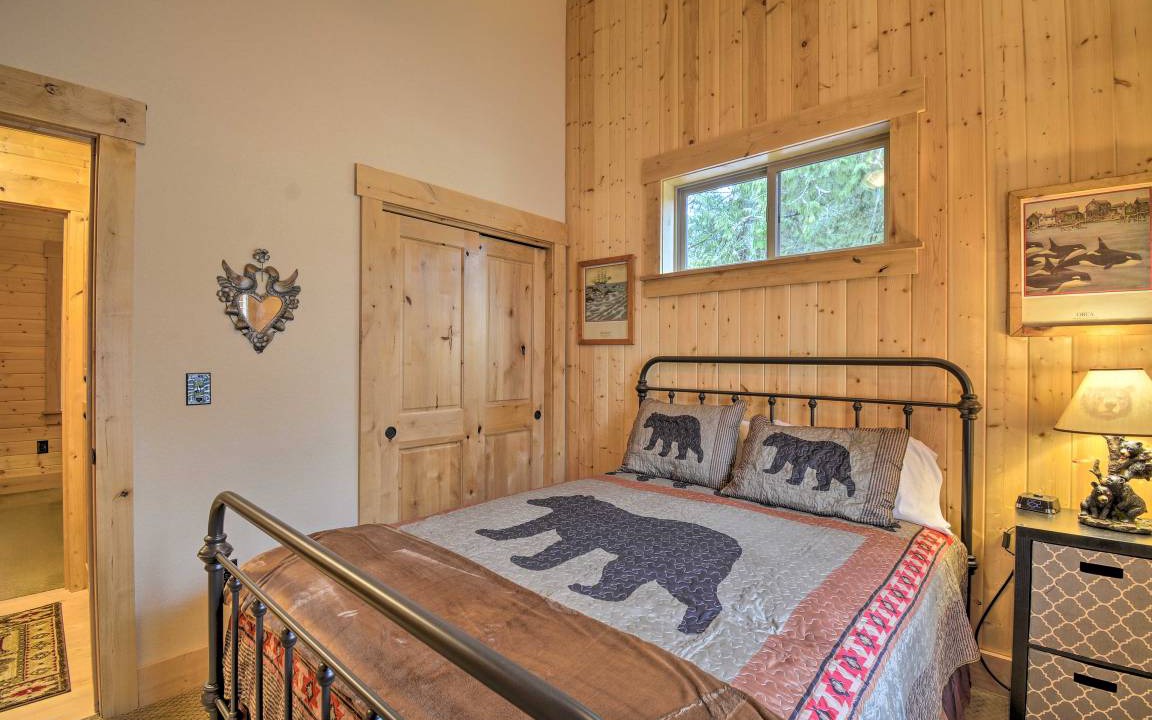 Photo of Bedroom in Port Angeles