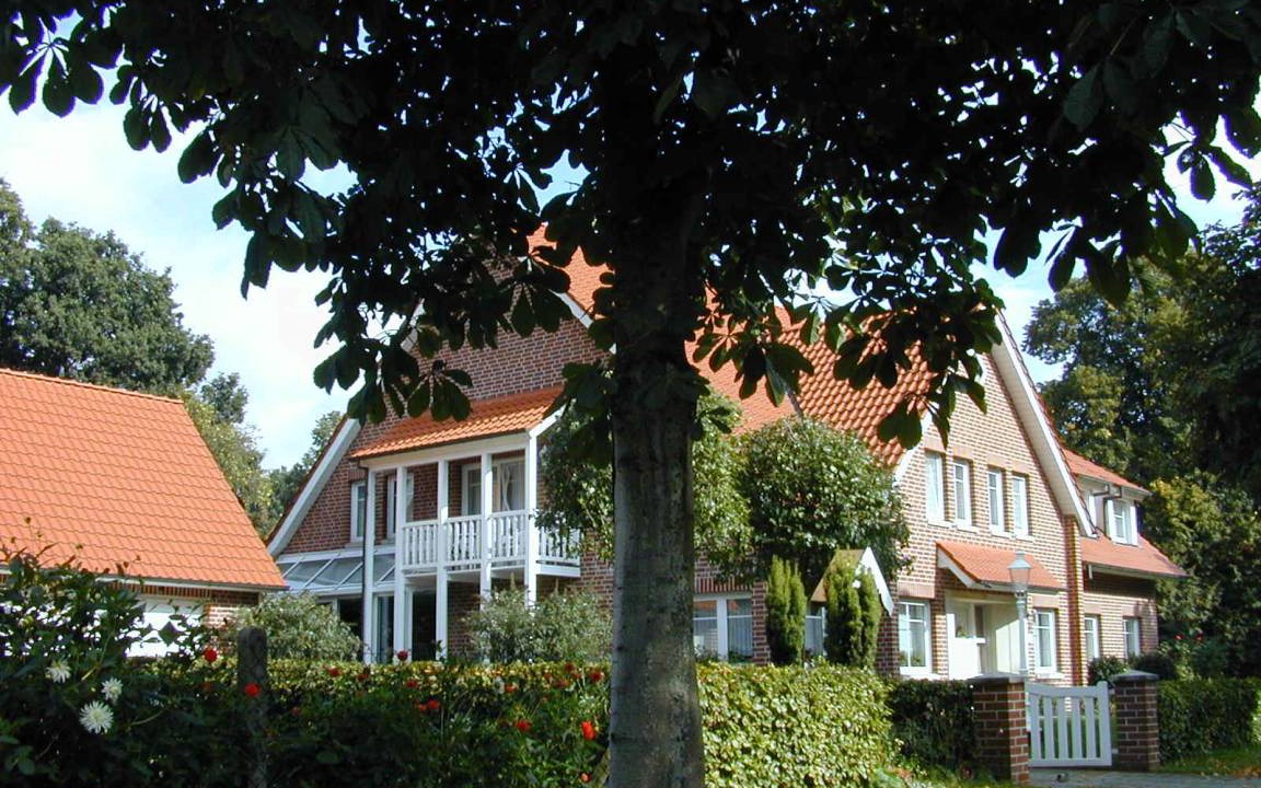 Photo of Others in Versen