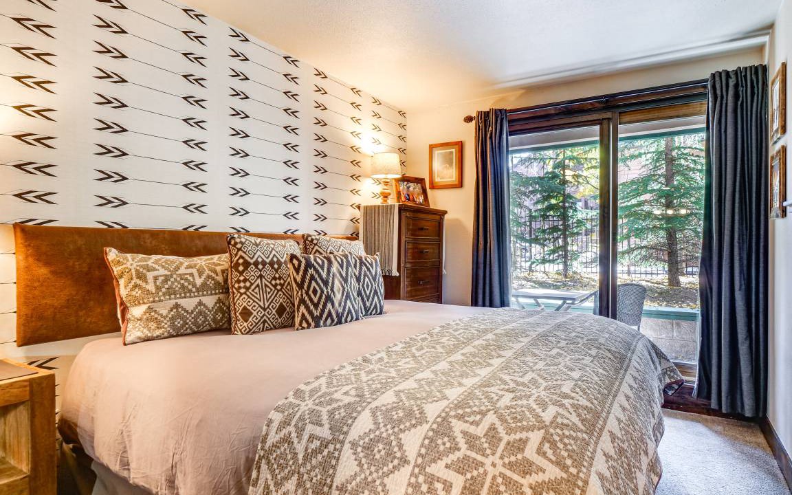 Photo of Bedroom in Peak 9