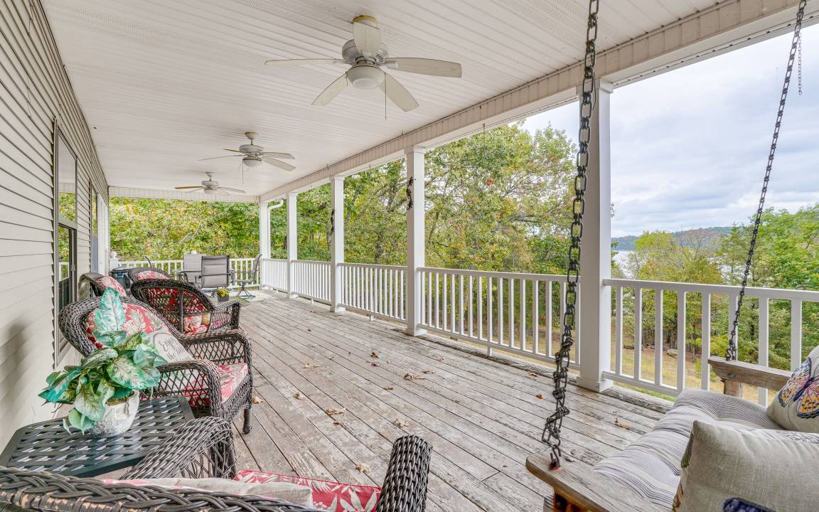 Photo of Patio Balcony in Sylvan Shores