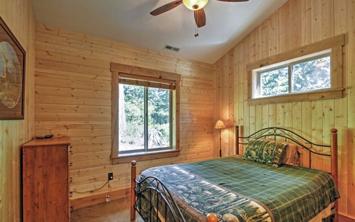 Photo of Bedroom in Port Angeles