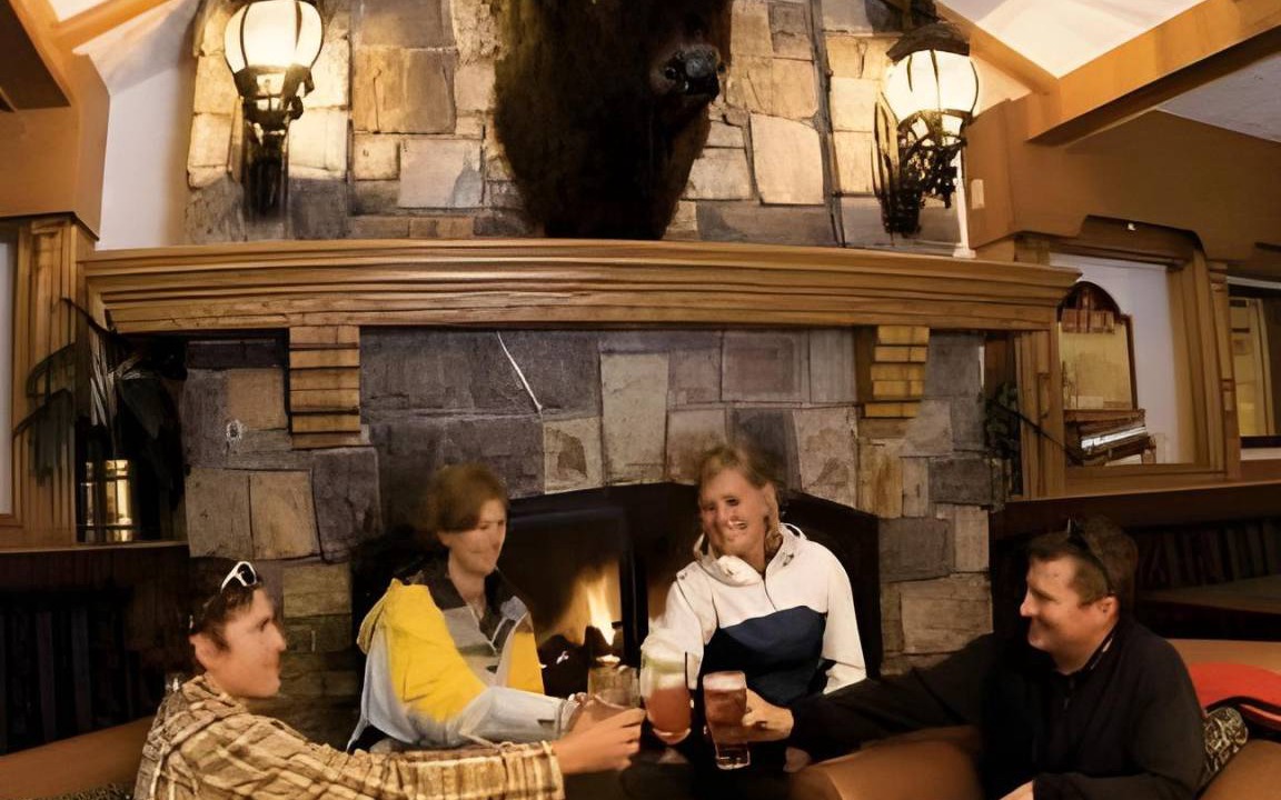 Photo of Others in Banff