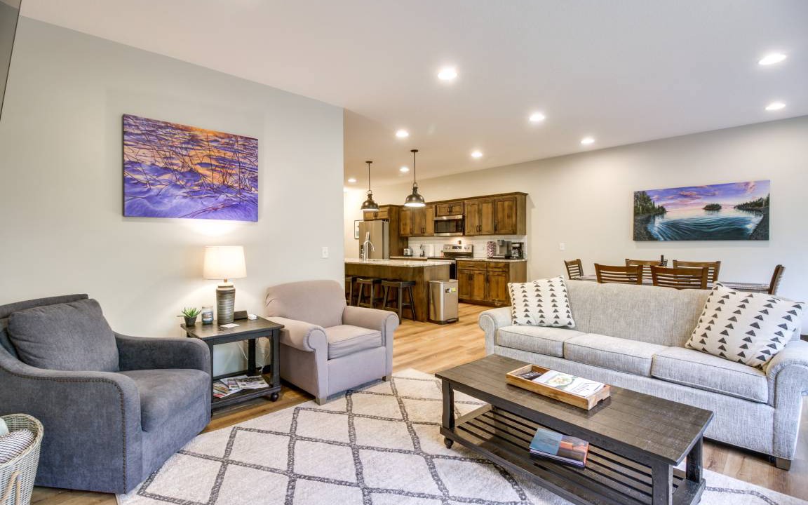 Photo of Livingroom in Lake Shore