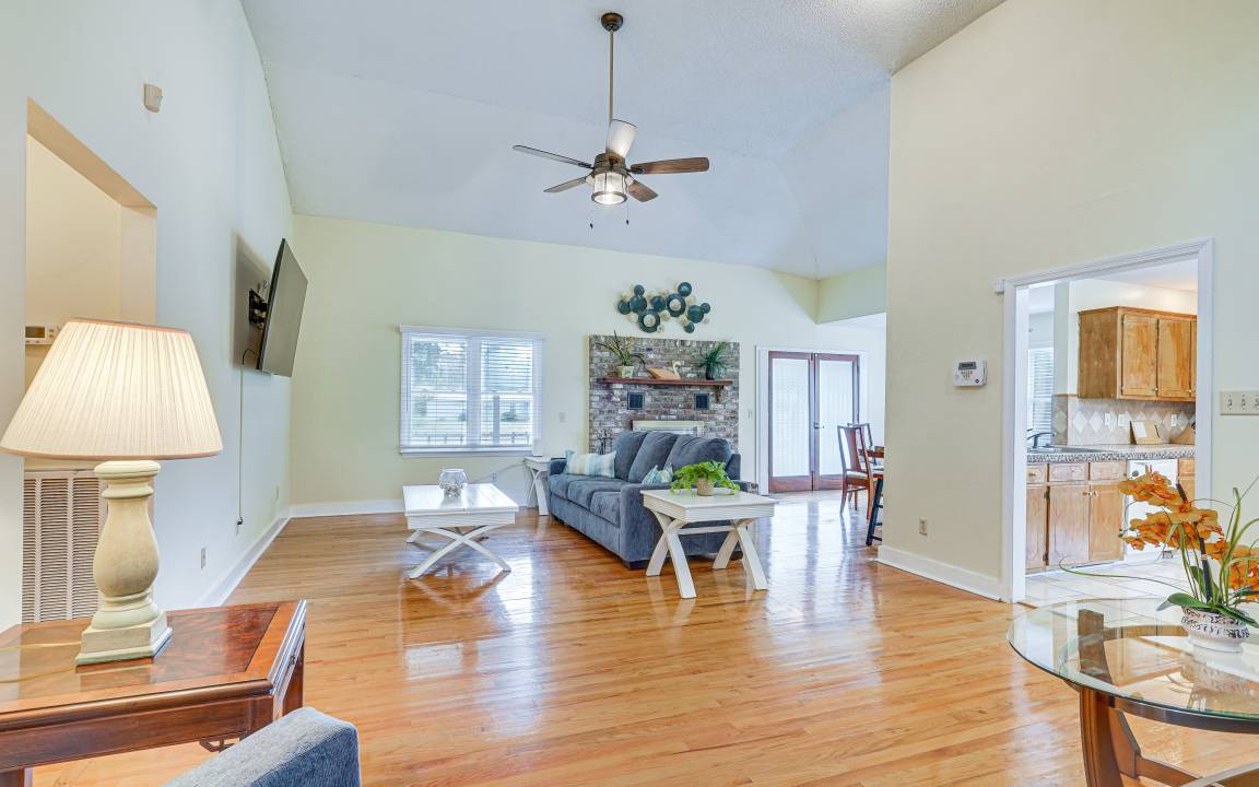 Photo of Livingroom in Mount Pleasant