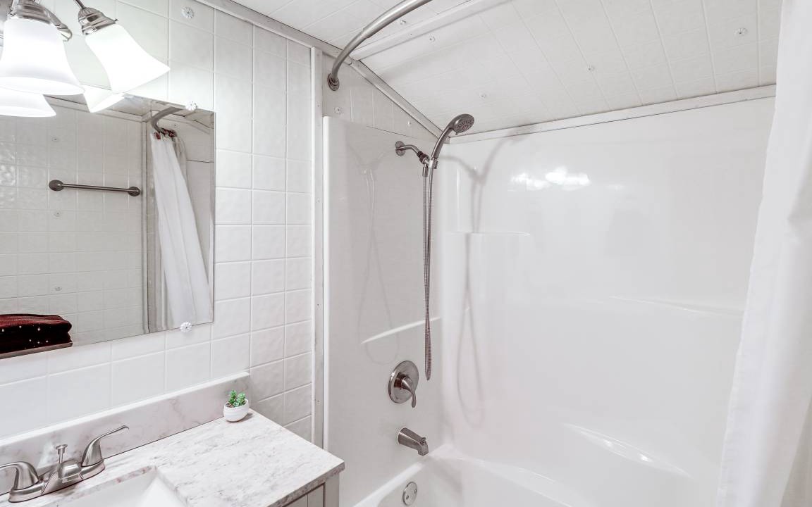 Photo of Bathroom in Jasper