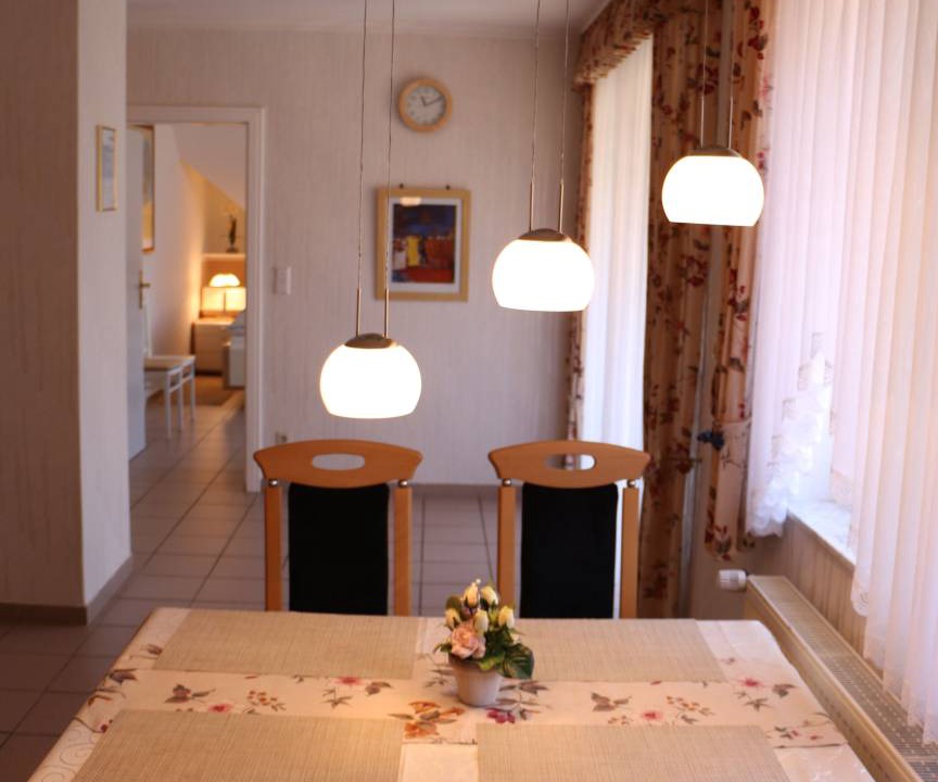 Photo of Others in Versen
