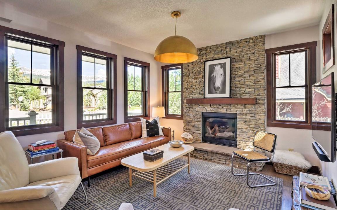 Photo of Livingroom in Historic District