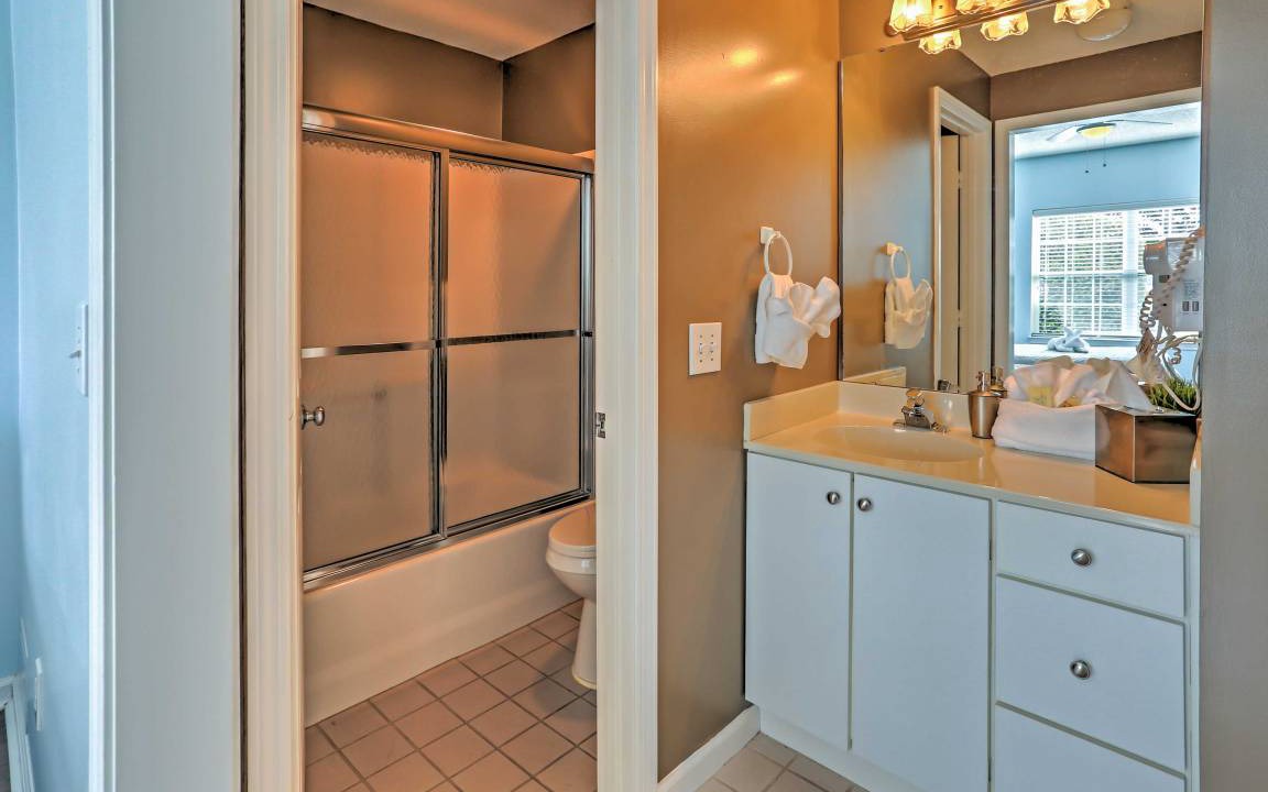 Photo of Bathroom in Red Hill