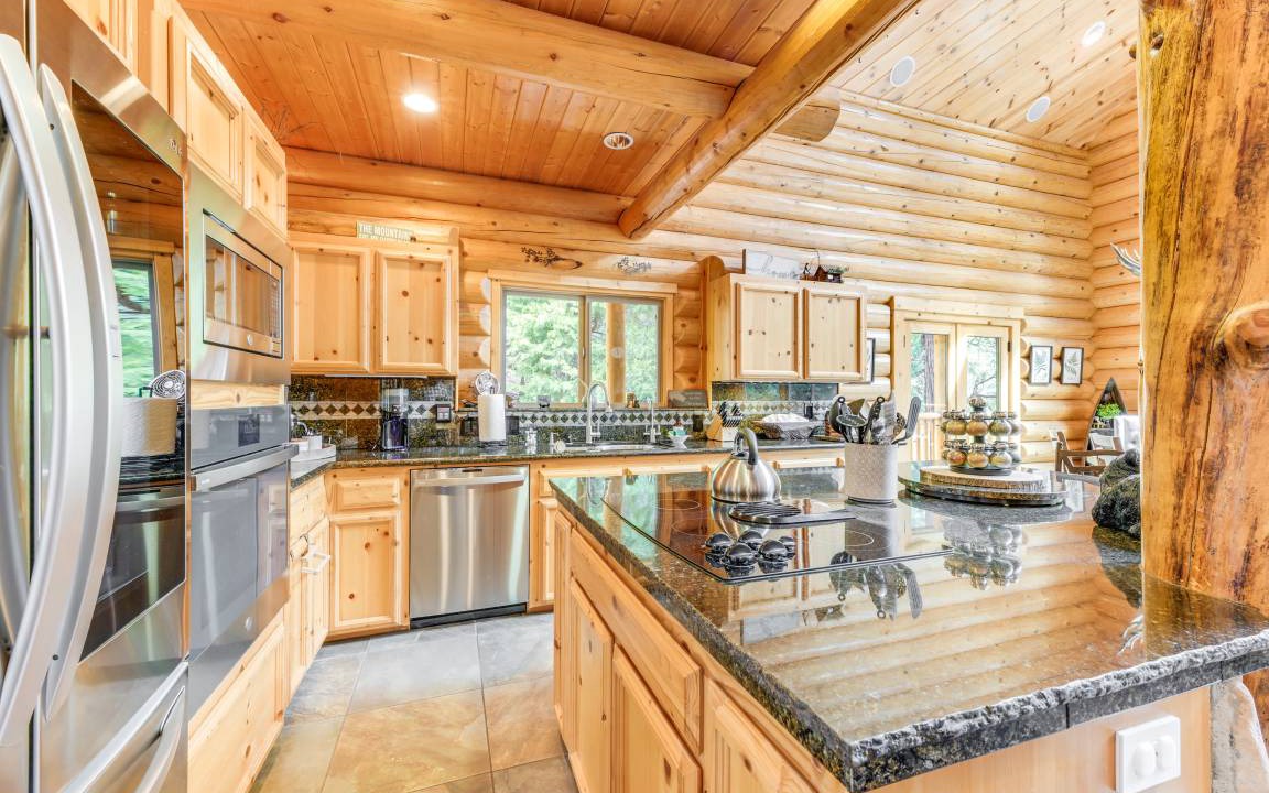 Photo of Kitchen in Shaver Lake