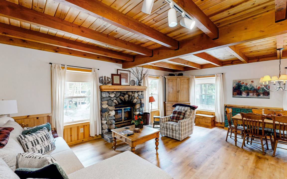 Photo of Livingroom in Tahoe Pines