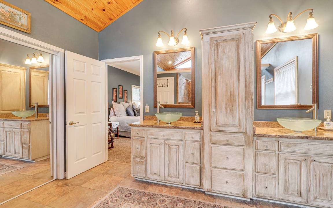 Photo of Bathroom in Sylvan Shores