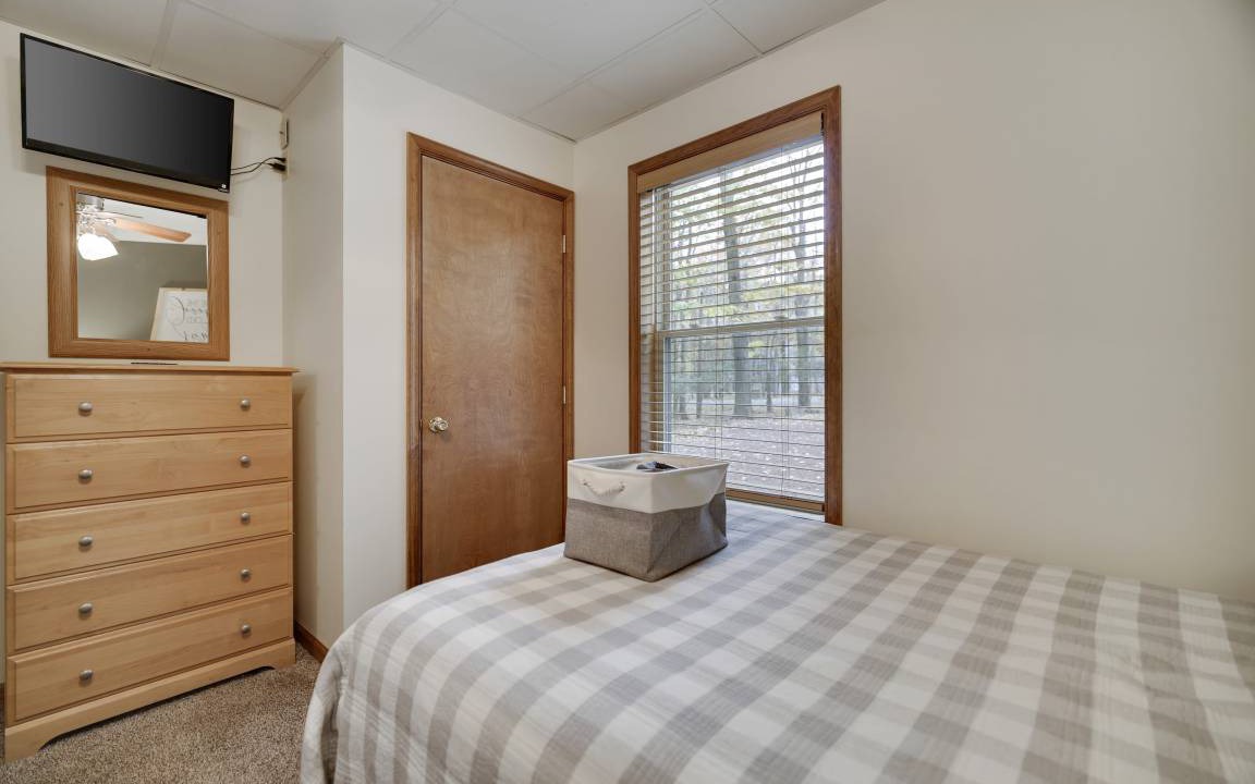 Photo of Bedroom in Lake Harmony Estates
