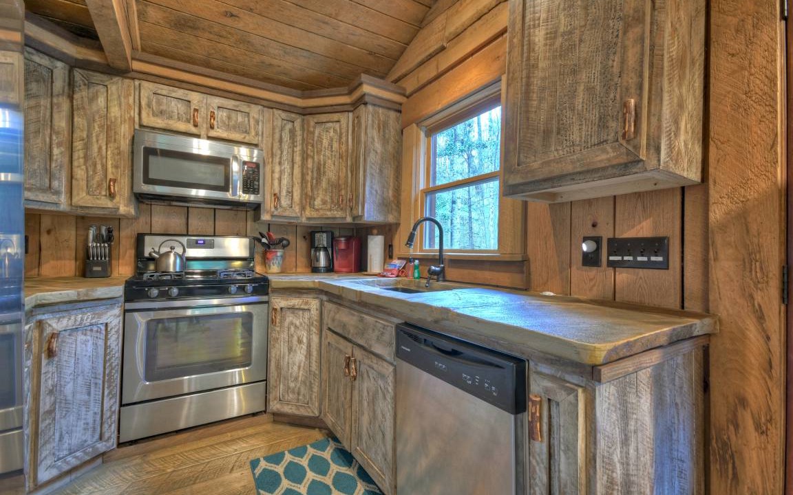 Photo of Kitchen in Mineral Bluff