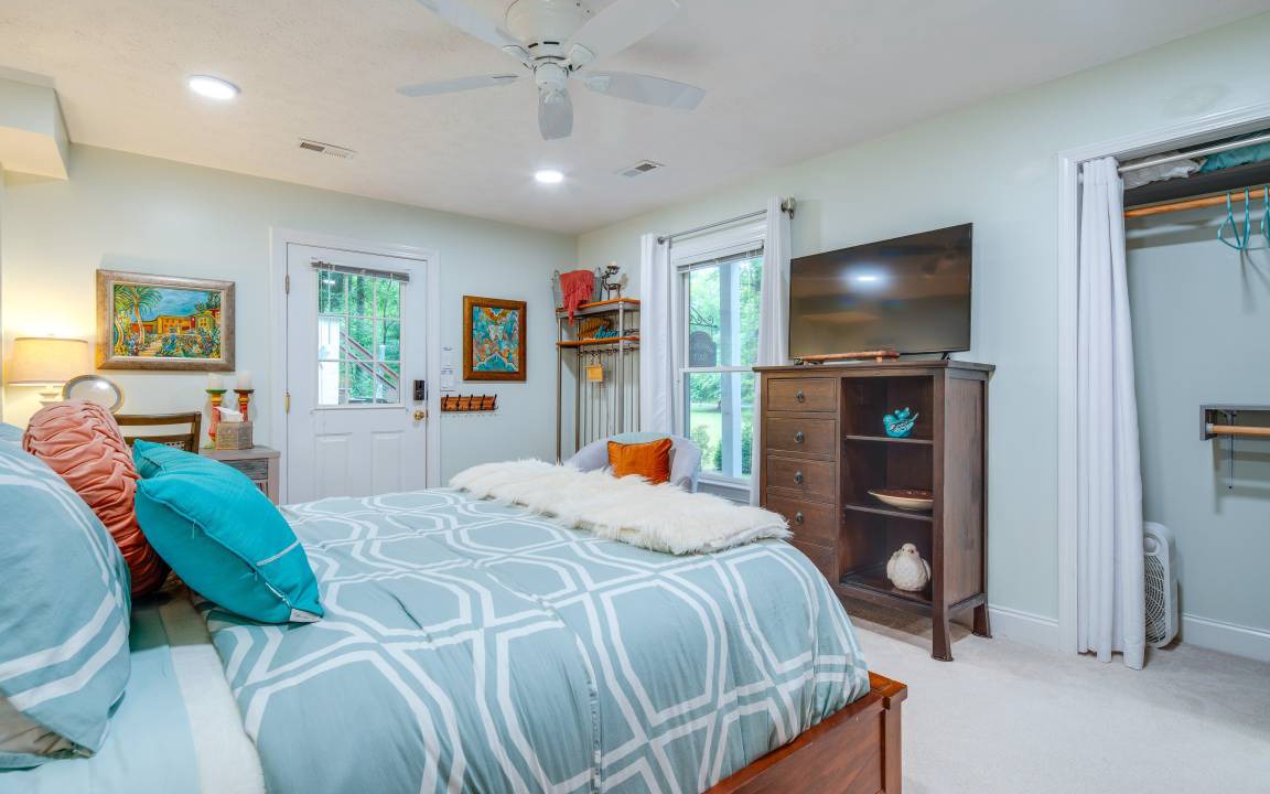 Photo of Bedroom in Hendersonville