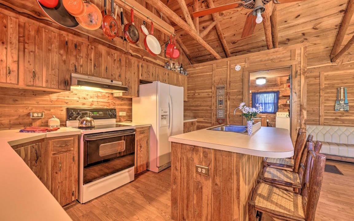 Photo of Kitchen in Canyon Lake