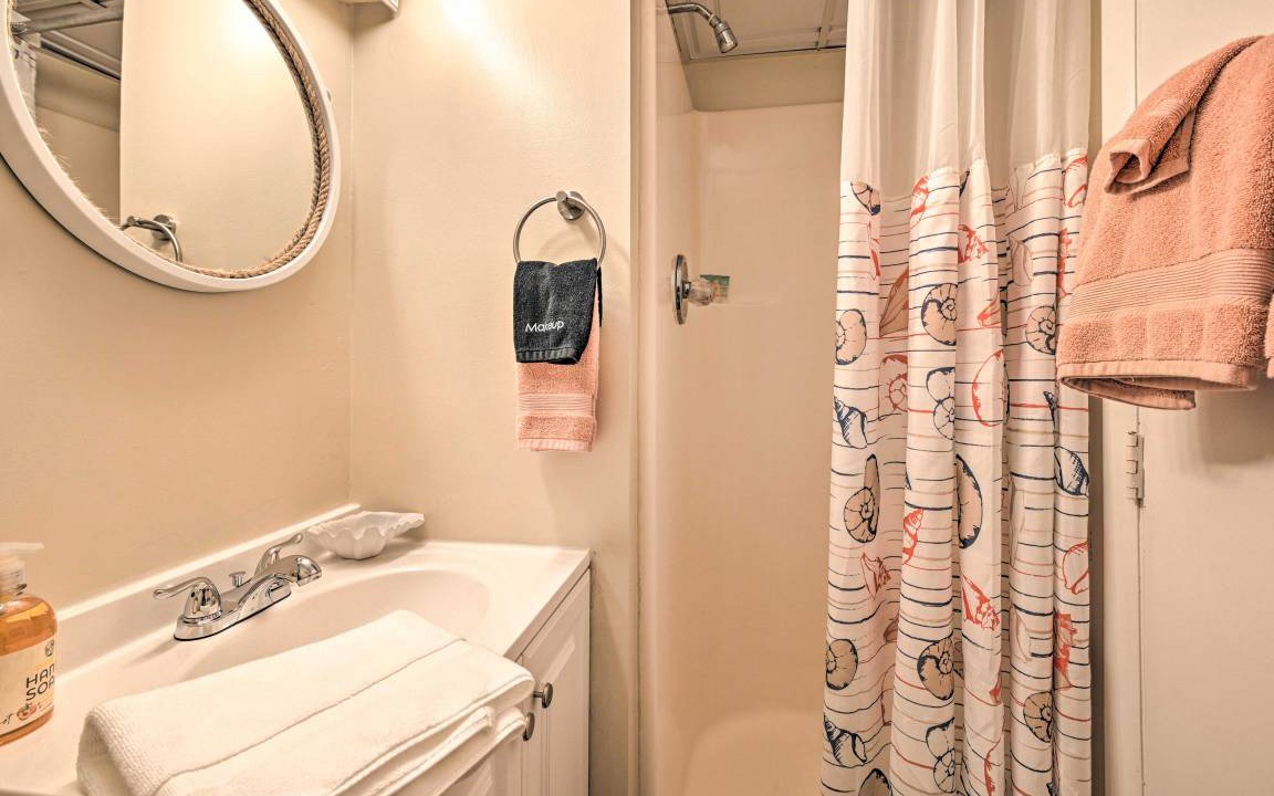 Photo of Bathroom in Garden City