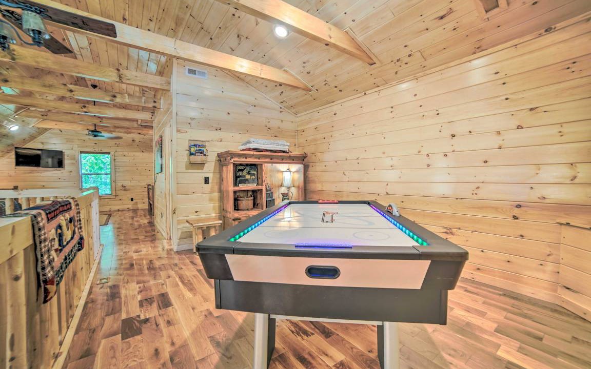 Photo of Others in White Oak Lodge