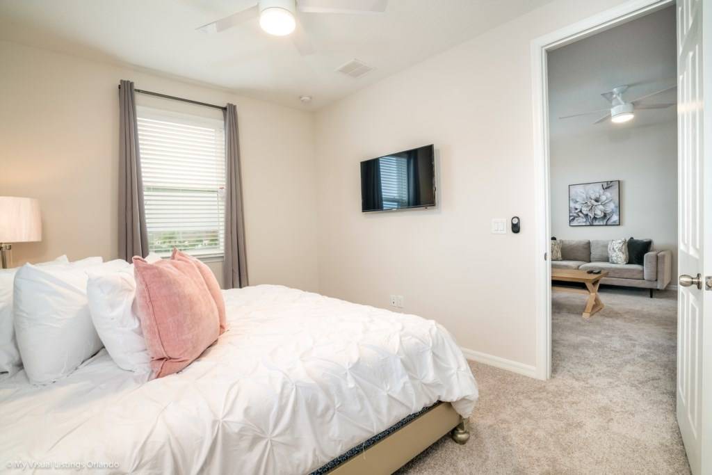 Photo of Bedroom in Bay Lake