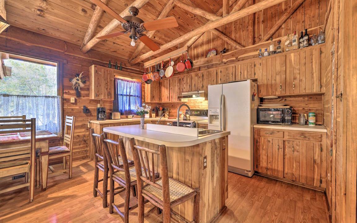 Photo of Kitchen in Canyon Lake