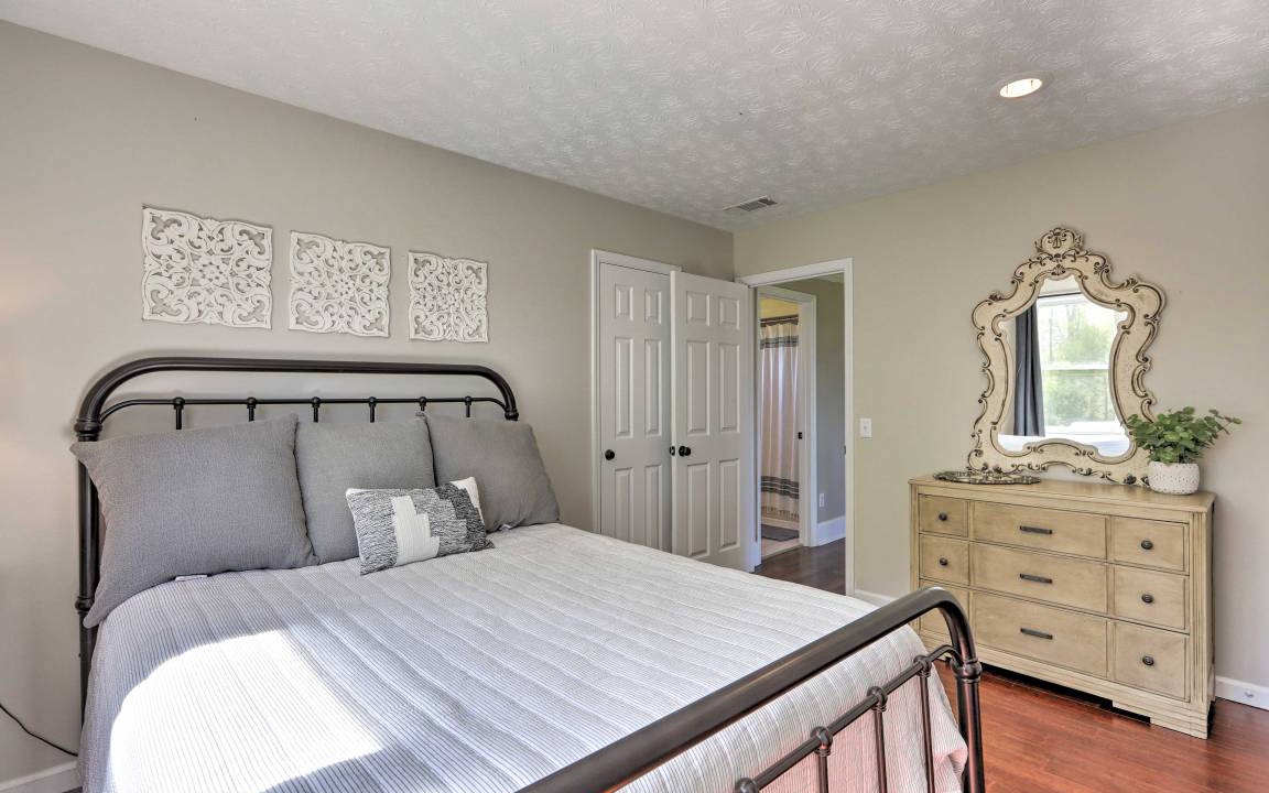 Photo of Bedroom in Pine Mountain Valley