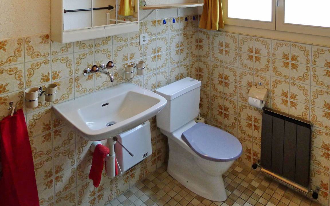 Photo of Bathroom in Elm